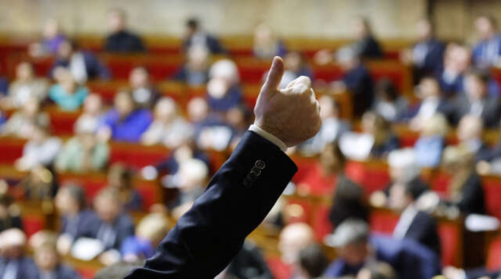 Tribune de Benoît Hamon : "Pour une Assemblée nationale émancipée grâce à une coopération inédite avec la société civile"